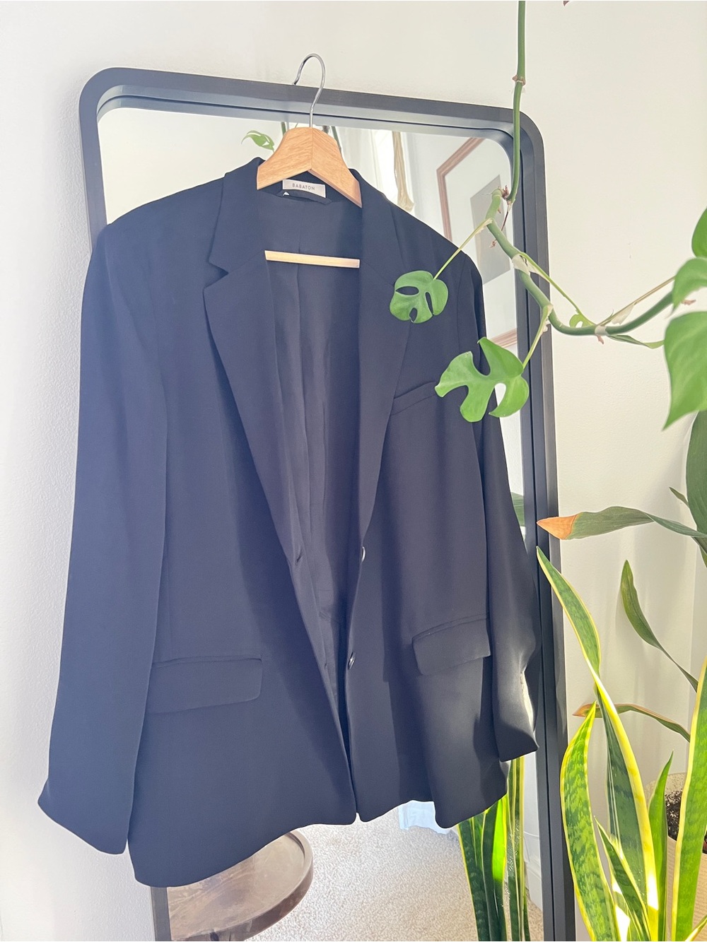 Aritzia lightweight blazer -M